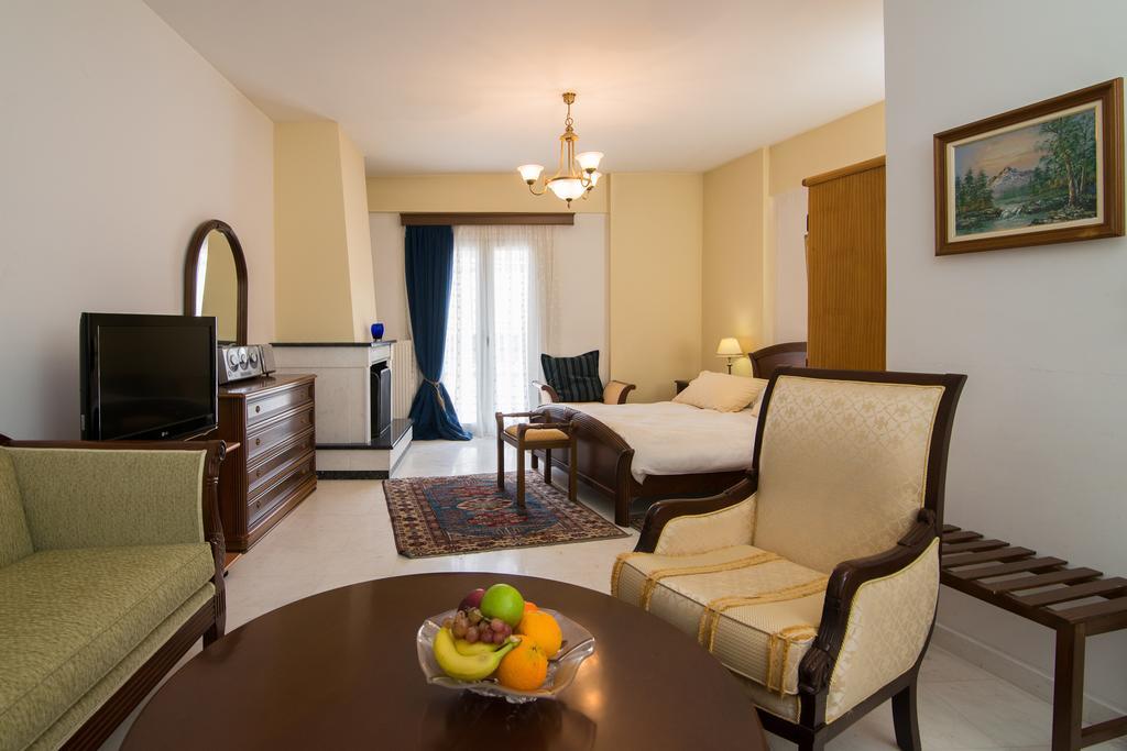 Papastavrou Apartments 卡拉维塔 客房 照片