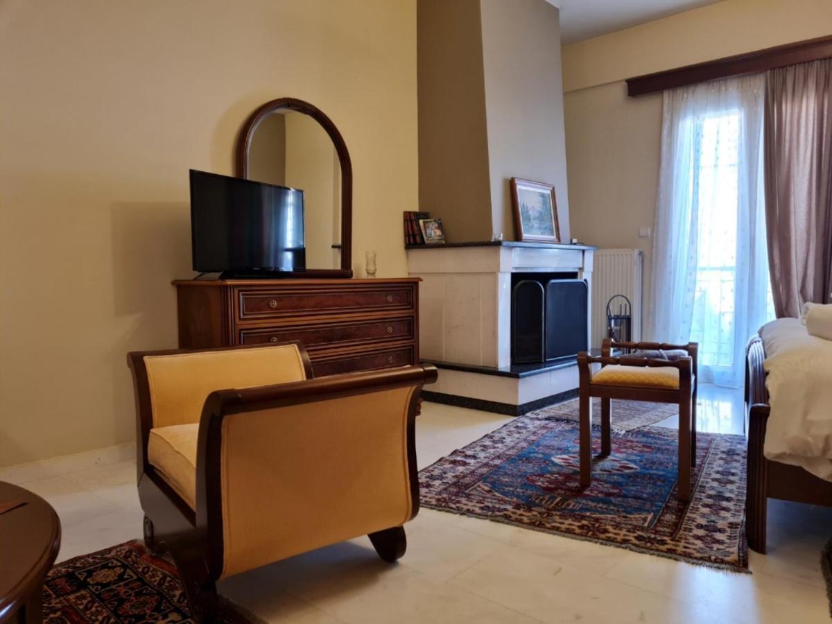 Papastavrou Apartments 卡拉维塔 外观 照片