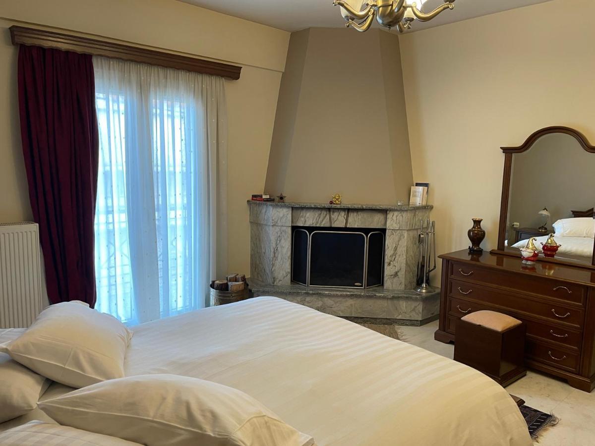 Papastavrou Apartments 卡拉维塔 外观 照片