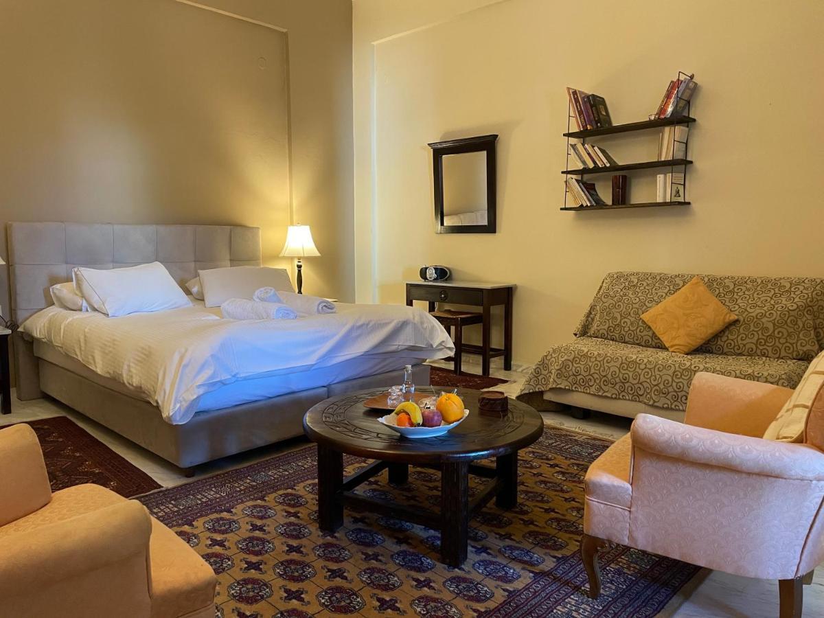 Papastavrou Apartments 卡拉维塔 外观 照片