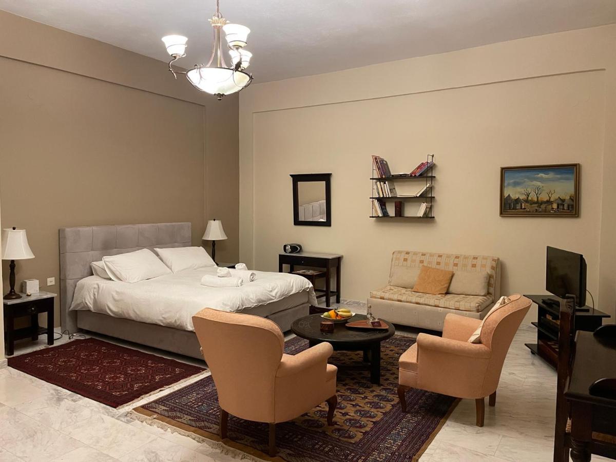 Papastavrou Apartments 卡拉维塔 外观 照片