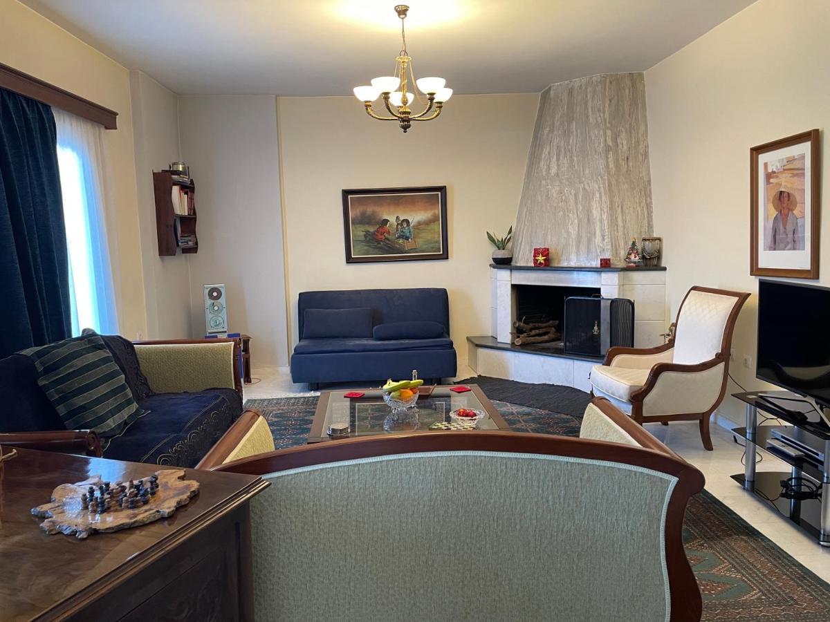 Papastavrou Apartments 卡拉维塔 外观 照片