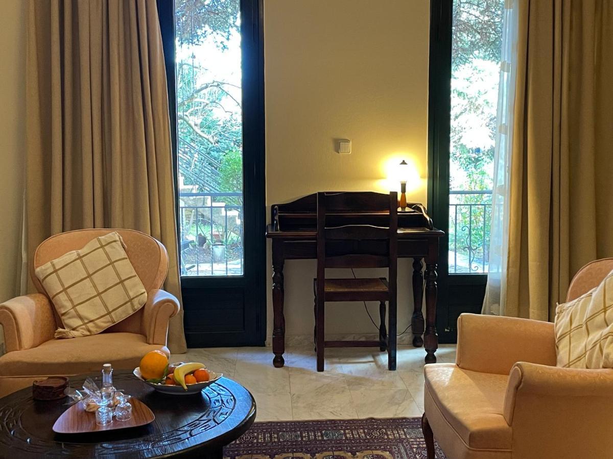 Papastavrou Apartments 卡拉维塔 外观 照片