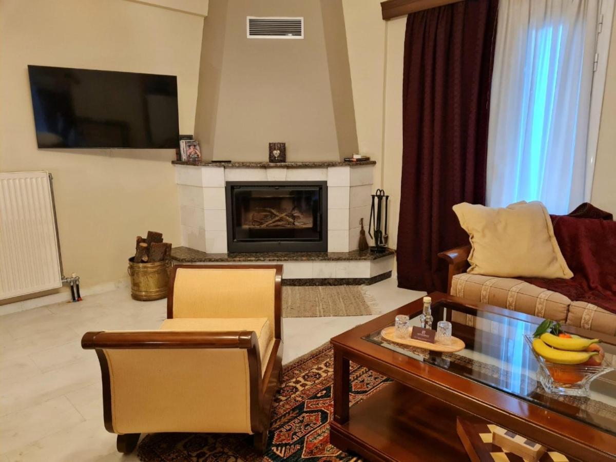 Papastavrou Apartments 卡拉维塔 外观 照片