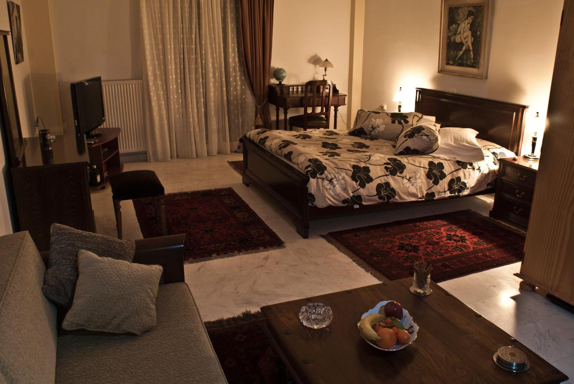 Papastavrou Apartments 卡拉维塔 外观 照片